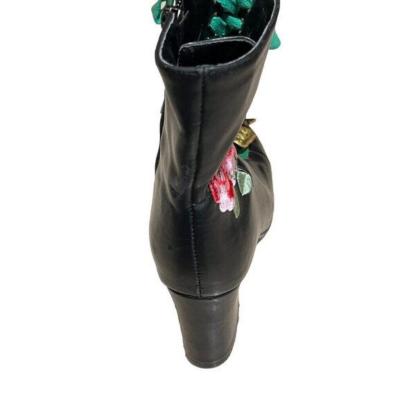 Shishang Women’s Embroidered Lace Up Faux Leather Character Booties - Picture 7 of 12